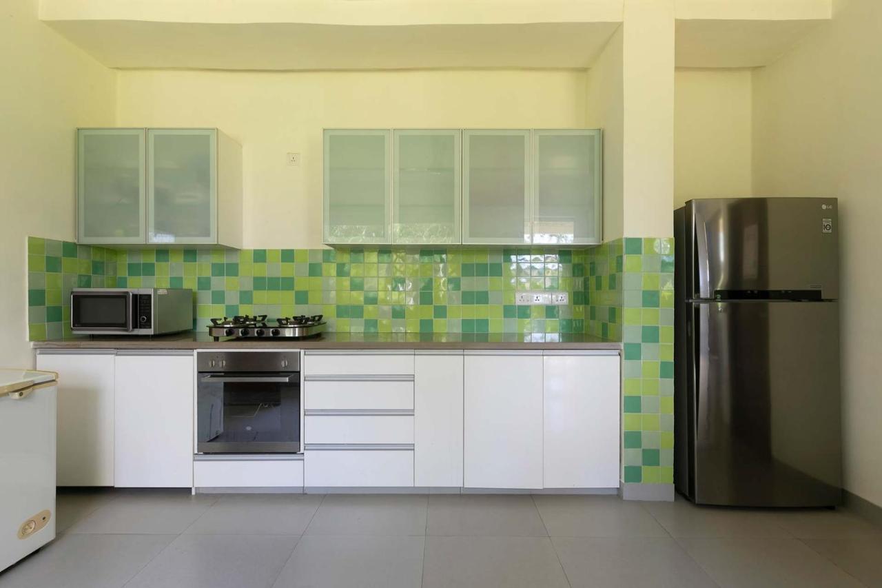 אליבג Hamptons Charm By Stayvista Luxury 5Br With Pool, Lawn & Table Tennis מראה חיצוני תמונה