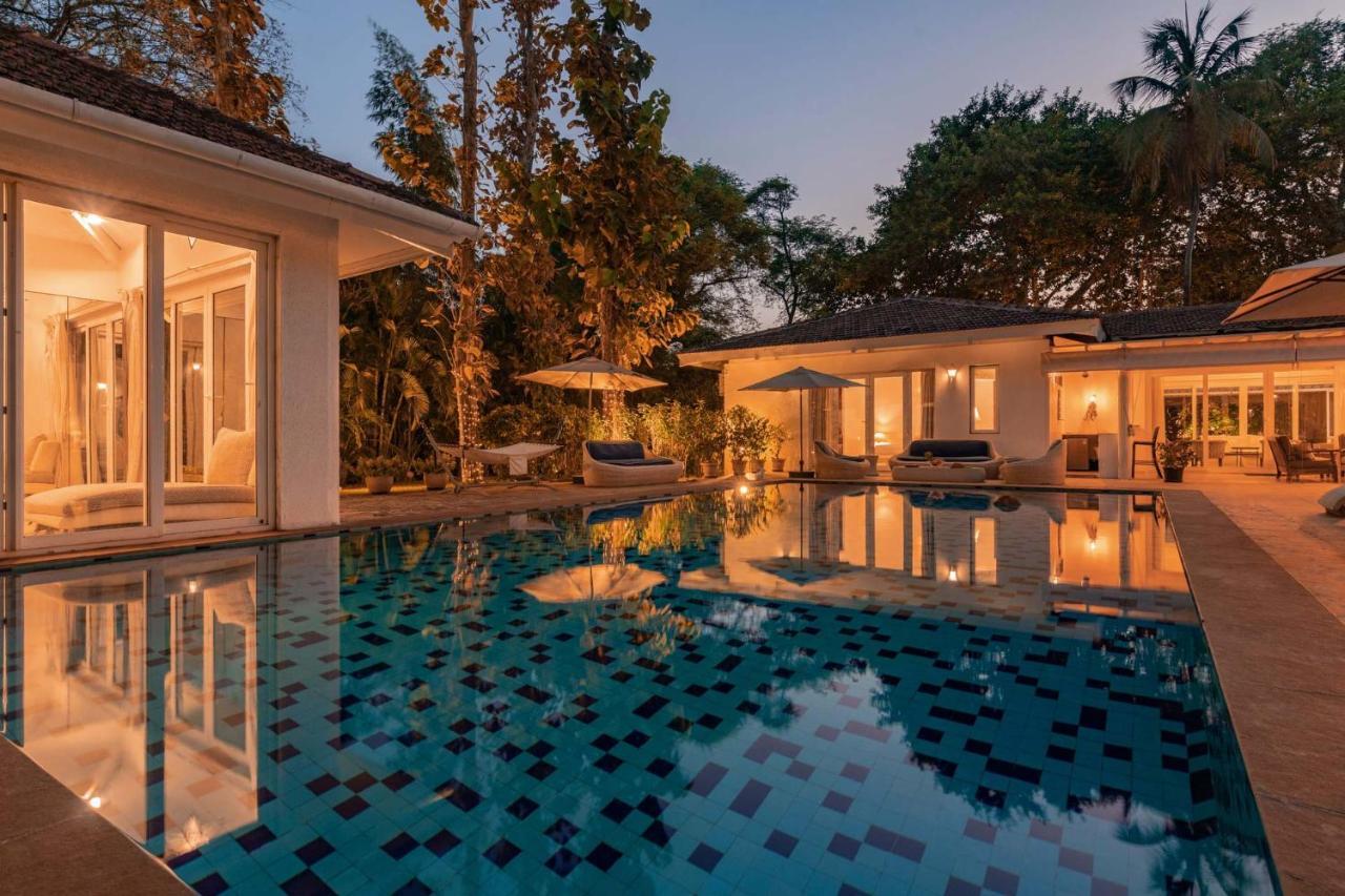 אליבג Hamptons Charm By Stayvista Luxury 5Br With Pool, Lawn & Table Tennis מראה חיצוני תמונה