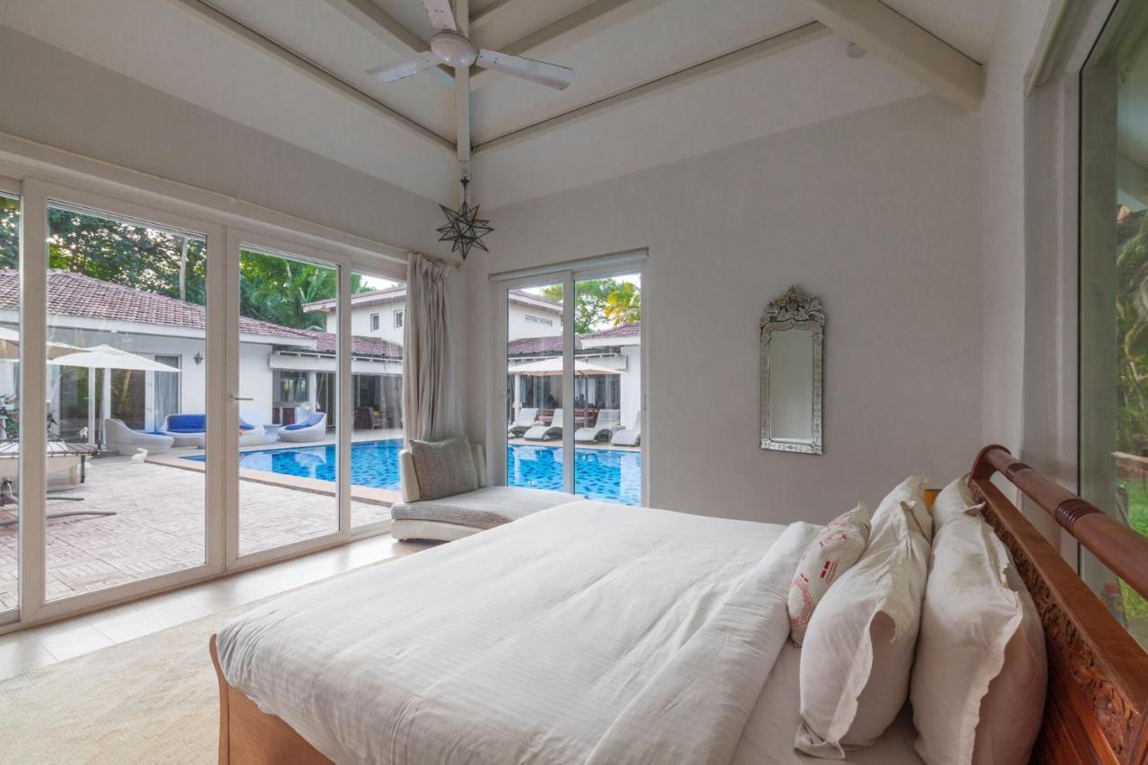 אליבג Hamptons Charm By Stayvista Luxury 5Br With Pool, Lawn & Table Tennis מראה חיצוני תמונה