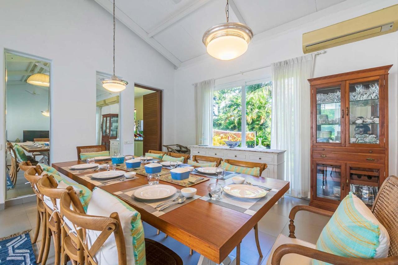 אליבג Hamptons Charm By Stayvista Luxury 5Br With Pool, Lawn & Table Tennis מראה חיצוני תמונה